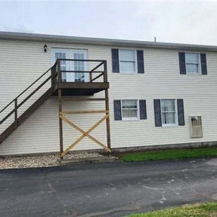 Buy this 2 bed townhouse on 2778 Lexington Avenue Northwest in Warren, OH 44485