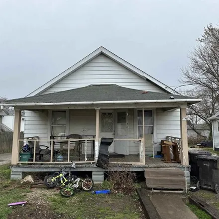 Buy this studio house on 414 Monson Street in East Peoria, IL 61611