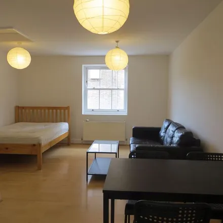 Image 3 - McBride House, Libra Road, Old Ford, London, E3 2HD, United Kingdom - Apartment for rent