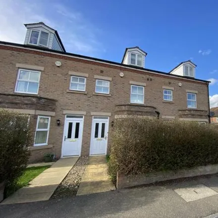 Rent this 3 bed townhouse on 137-141 Oxford Road in Cambridge, CB4 3PJ