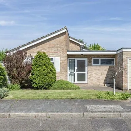 Buy this 3 bed house on Elmtree Close in Byfleet, KT14 7NN