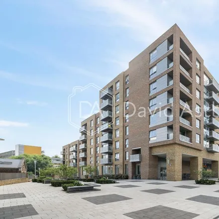 Rent this 2 bed apartment on Sainsbury's in Cross Lane, London