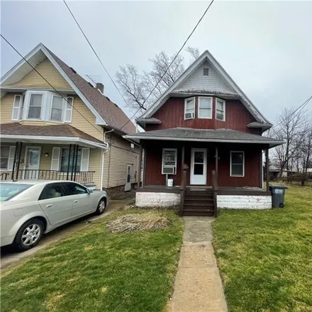 Buy this 3 bed house on 609 Curtis Street in Toledo, OH 43609
