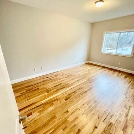Rent this 3 bed apartment on 94 Holten Avenue in New York, NY 10309