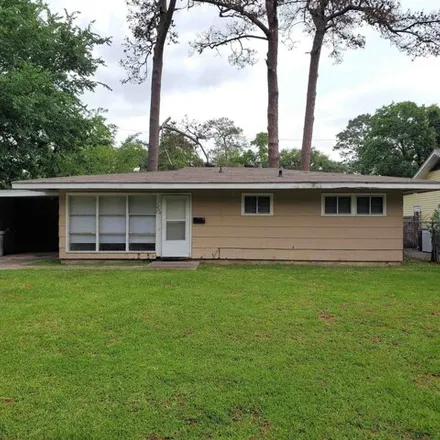 Buy this 3 bed house on 5266 Landry Lane in Helbig, Beaumont