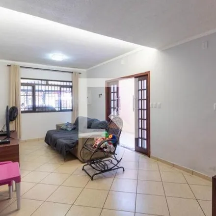 Rent this 3 bed house on Rua Guaranésia in Vila Granada, São Paulo - SP