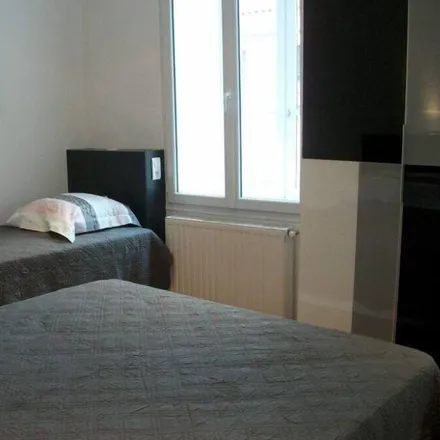 Image 5 - La Rochelle, Charente-Maritime, France - Apartment for rent
