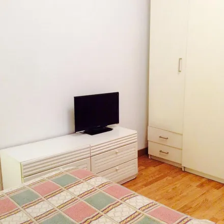 Image 3 - Carrer de Còrsega, 657, 08037 Barcelona, Spain - Room for rent