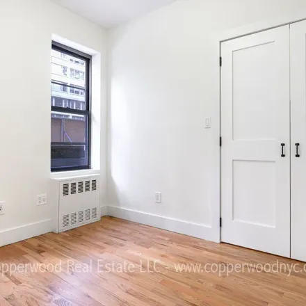 Image 4 - 444 East 81st Street, New York, NY 10075, USA - Apartment for rent