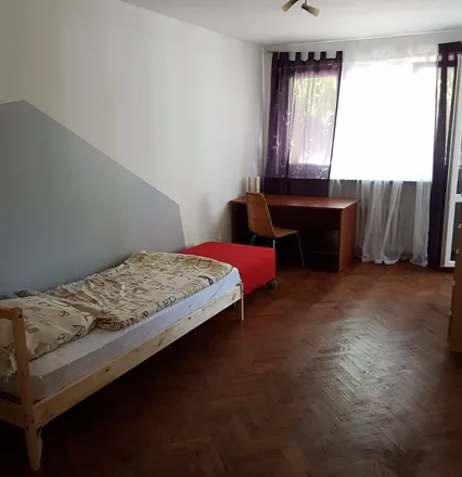 Rent this 3 bed room on Aleja Wiśniowa 4-6 in 53-137 Wrocław, Poland