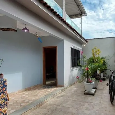 Buy this 3 bed house on Rua Juçara in Jardim Olavo Bilac, Duque de Caxias - RJ