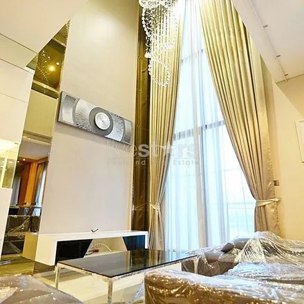Rent this 1 bed apartment on Phetchaburi Road in Ratchathewi District, Bangkok 10400