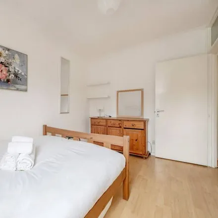 Rent this 1 bed apartment on SE11