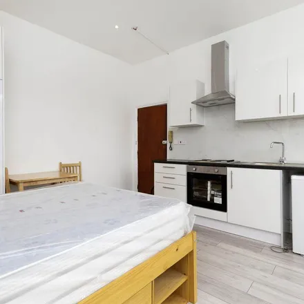 Rent this 1 bed apartment on West Hampstead in Blackburn Road, London