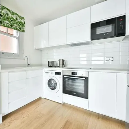 Image 2 - Unwin Mansions, Queen's Club Gardens, London, W14 9RH, United Kingdom - Apartment for rent