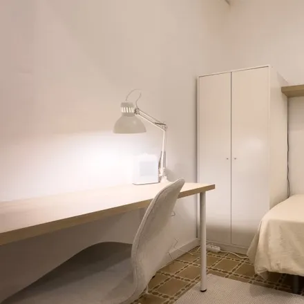 Rent this 3 bed room on Carrer d'Aragó in 537, 08013 Barcelona