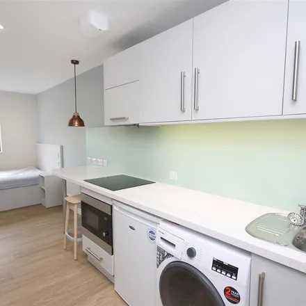 Image 9 - Lower Bristol Road, Bath, BA2 1FD, United Kingdom - Apartment for rent