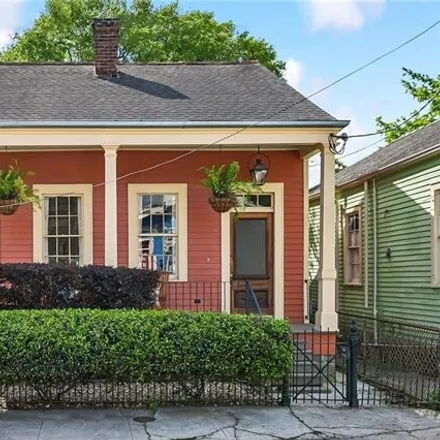 Rent this 3 bed house on 3426 Annunciation Street in New Orleans, LA 70115