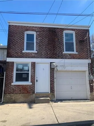 Rent this studio apartment on North 9th Street in Allentown, PA 18102