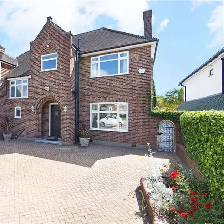 Rent this 6 bed house on Orchard Rise in London, KT2 7EY