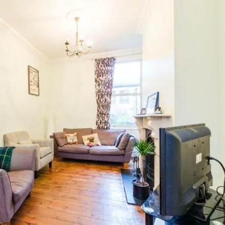 Rent this 3 bed apartment on Clevedon House in 1a Tredegar Square, London