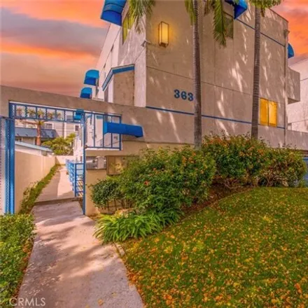 Buy this 2 bed townhouse on 369 West California Avenue in Glendale, CA 91203
