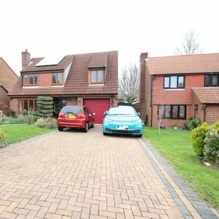 Buy this 4 bed house on Furzehall Avenue in Fareham, PO16 8UD