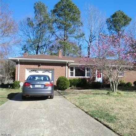 Rent this 3 bed house on 932 Richland Drive in Avalon Hills, Virginia Beach