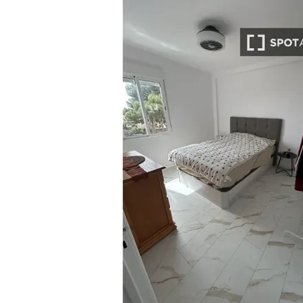 Rent this 2 bed apartment on Glorieta Loma de los Riscos in 35, 29620 Torremolinos