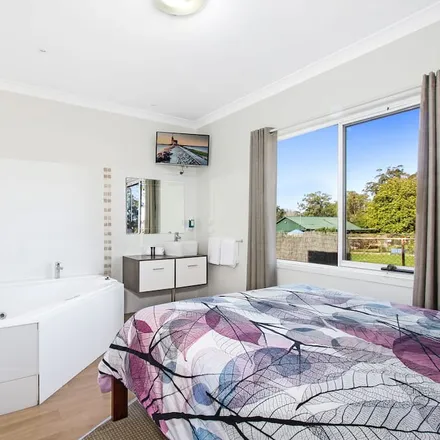 Rent this studio house on 58 Hawke St