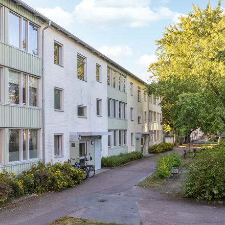 Rent this 2 bed apartment on Petersbergsgatan in 653 44 Karlstad, Sweden