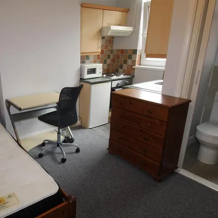 Rent this studio apartment on 18 Gloucester Street in Coventry, CV1 3BZ