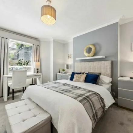 Image 2 - 13 Stowe Road, London, W12 8BE, United Kingdom - Apartment for rent