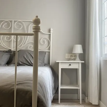 Rent this 4 bed room on Carrer del Mestre Marqués / Calle Maestro Marqués in 03004 Alicante, Spain