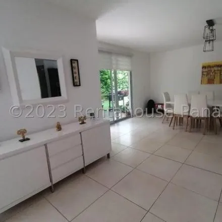 Rent this 4 bed house on Calle Romans in Versalles I, Don Bosco