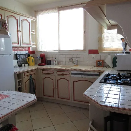 Rent this 4 bed apartment on BNP Paribas in Place Barentin, 17000 La Rochelle
