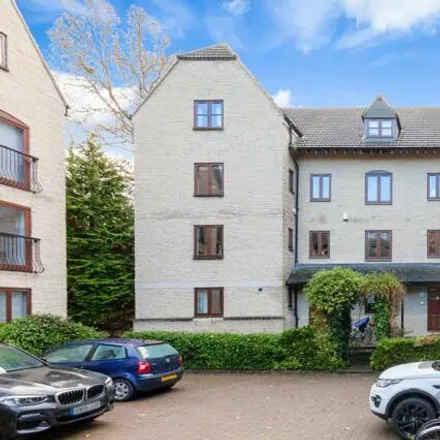 Buy this 2 bed apartment on Dorchester Close in Oxford, OX3 8SS