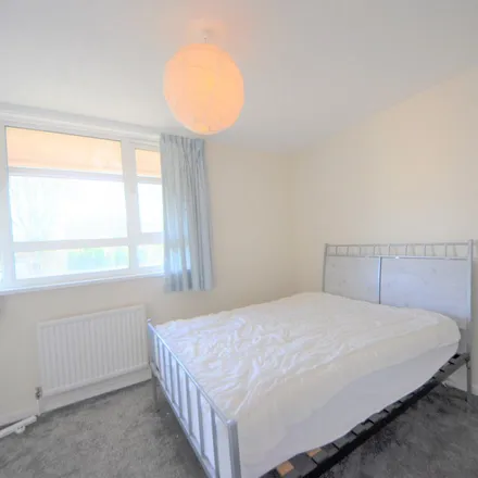 Image 7 - Kelby House, Sutterton Street, London, N7 9DB, United Kingdom - Apartment for rent
