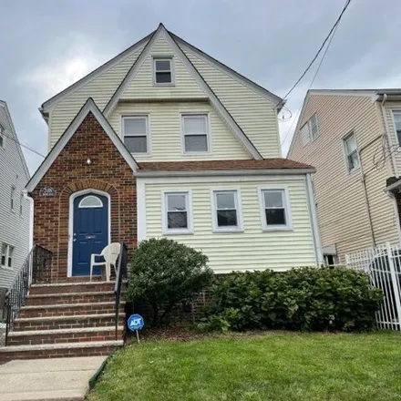 Rent this 3 bed house on 348 Keer Ave in Newark, New Jersey