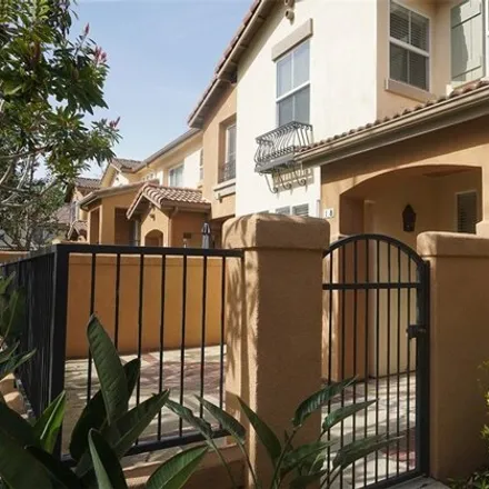 Image 2 - 27 Olde Berry, Irvine, CA 92602, USA - Townhouse for rent