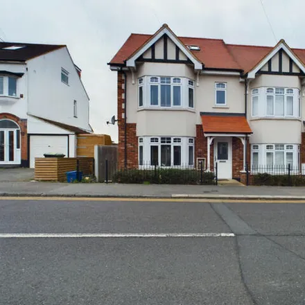 Buy this 3 bed house on Nelson Road in Southend-on-Sea, SS9 3FP