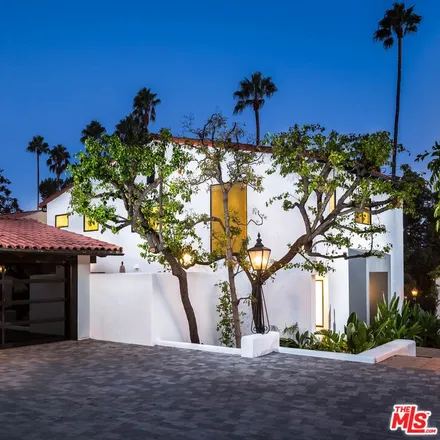 Rent this 3 bed house on 9331 Doheny Road in Beverly Hills, CA 90210