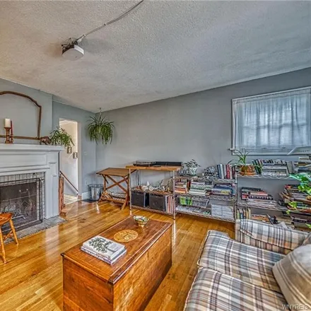 Image 5 - 63 Shoshone Street, Buffalo, NY 14214, USA - Apartment for sale
