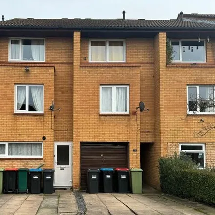 Buy this 3 bed townhouse on Shackleton Place in Milton Keynes, MK6 2QB