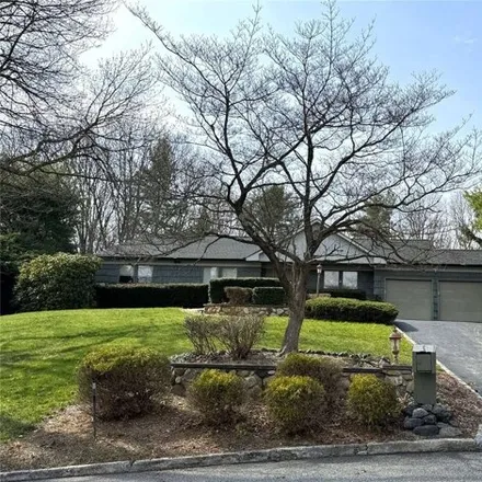 Buy this 3 bed house on 21 Stonehurst Lane in Dix Hills, NY 11746