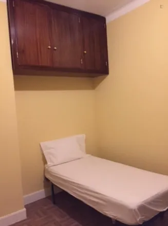 Rent this 4 bed room on Rua de Costa Cabral 59 in 4200-218 Porto, Portugal