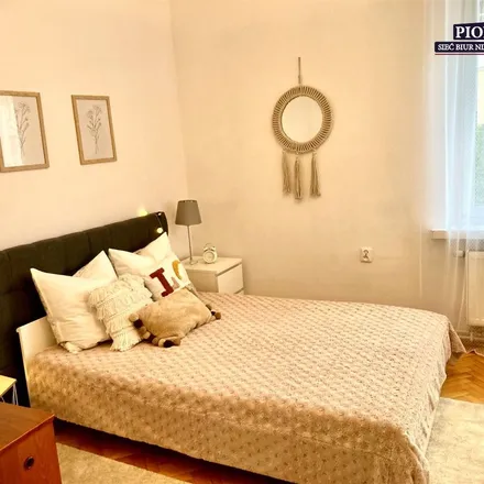 Rent this 3 bed apartment on Rynek 23 in 44-120 Pyskowice, Poland