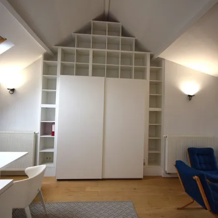 Rent this 1 bed apartment on Koning Leopold I-straat 17 in 3000 Leuven, Belgium