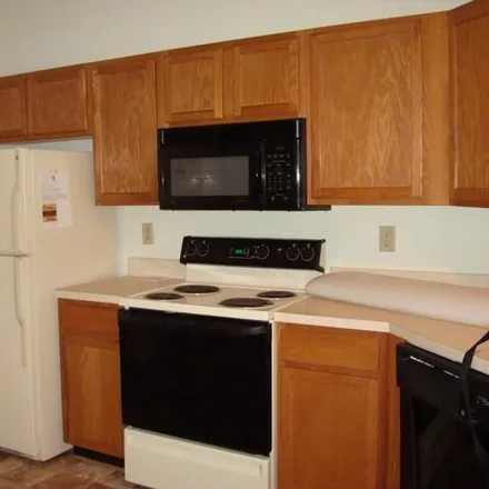 Image 6 - 7418 Hindon Circle, Milford Mill, MD 21244, USA - Apartment for rent