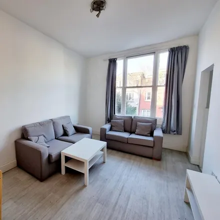 Rent this 5 bed apartment on 26 Marlborough Road in London, N19 4NA
